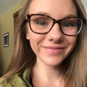 Meet your Posher, April